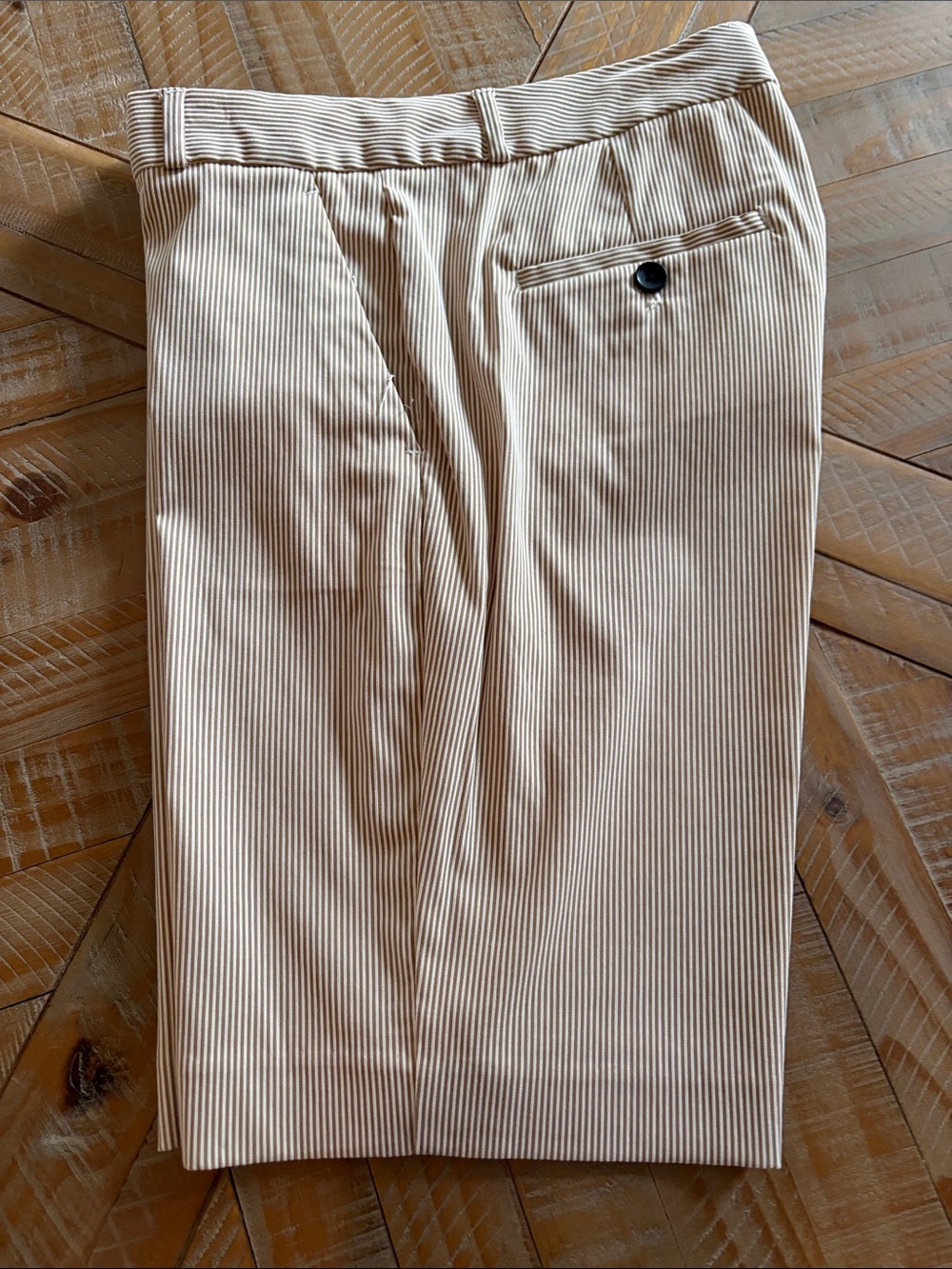 Banana Republic 10” Shorts Tan Pinstripe